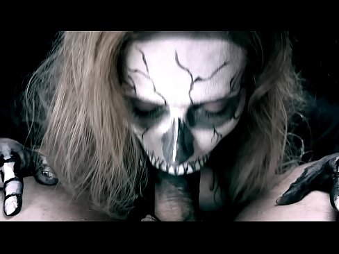 ❤️ Demon famke sûgje hoanne mei har swarte mûle en slikken cum. ❤️❌ Russyske porno by porno fy.https-tubsexer.ru ❌