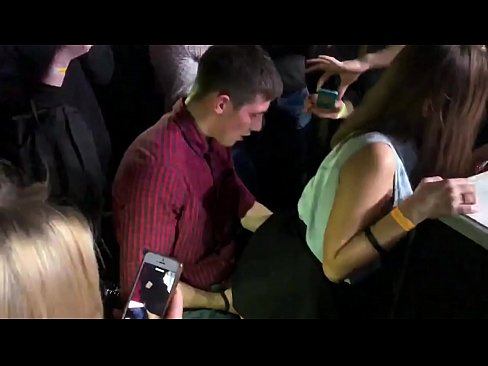 ❤️ Echte seks yn in Russyske nachtclub. 18-jierrich Russysk famke yn 'e anus en fagina neukt yn in nachtclub ❤️❌ Russyske porno by porno fy.https-tubsexer.ru ❌